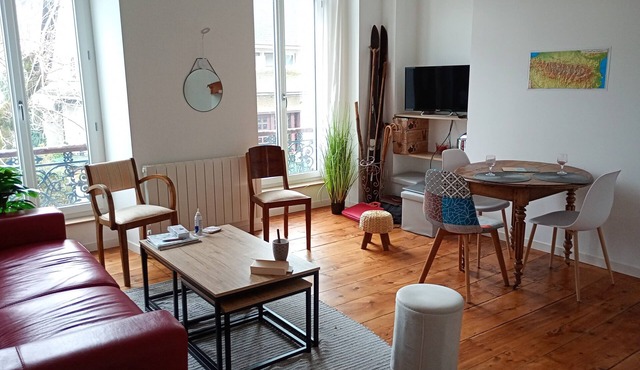 T3 Apartment "Aneto View" in the Heart of Luchon, Panoramic Mountain Scenery