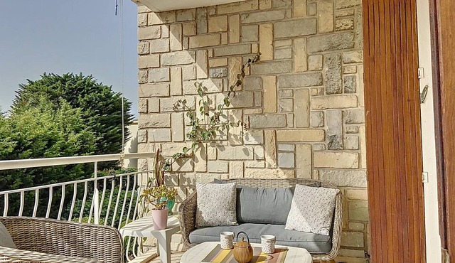 T3 Apartment near beach with air conditioning, parking