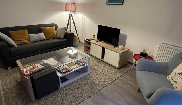 T3 apartment, sleeps 5, new, terrace, bright, 1st floor, downtown