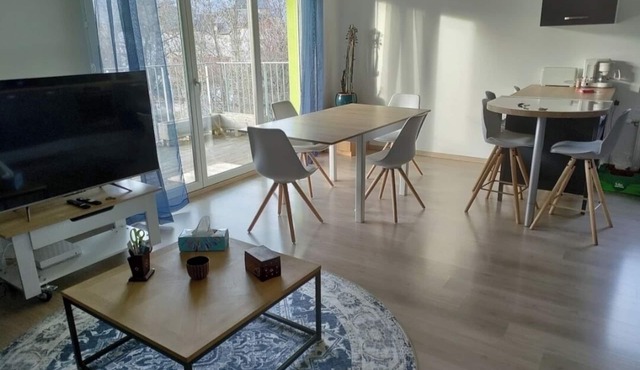 T3 Avec Terrasse et Garage, au Calme et au Vert, Proche de Tout à Chambéry