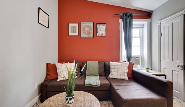 T3 · Brick Town - Balcony