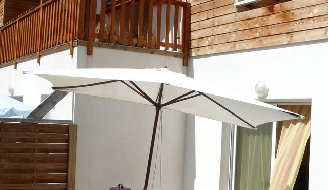 T3 bright and pretty in residence close to the slopes + parking