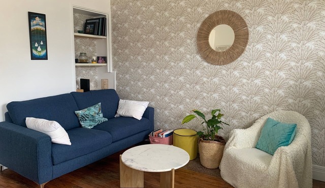 T3 bright apartment near downtown