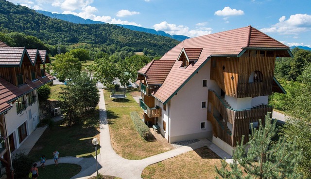 T3 + cabine | 2 Piscines sur place | Sauna