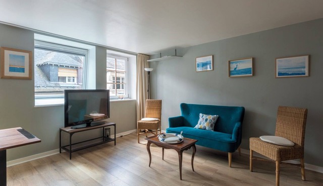 T3 duplex apartment in historic center of Auray (downtown)