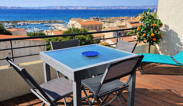 T3 Duplex Cosy with Terrace and Sea View - 5 min from the Beach