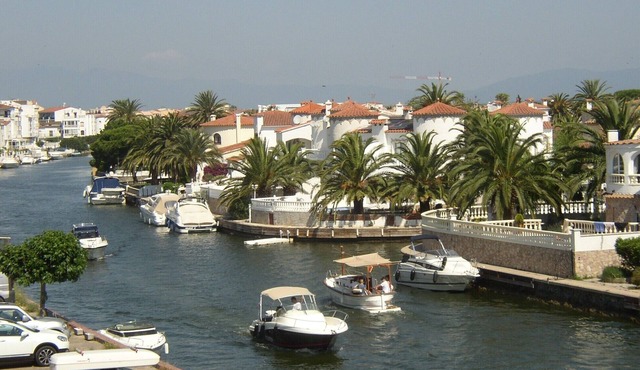 T3 EMPURIABRAVA ON THE CANALS - SWIMMING POOL - PARKING