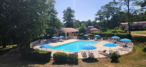 T3 Famille - piscine, aire de jeux - Barbaste