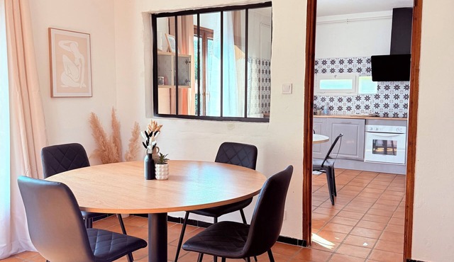 T3 family house, heated pool, large enclosed garden