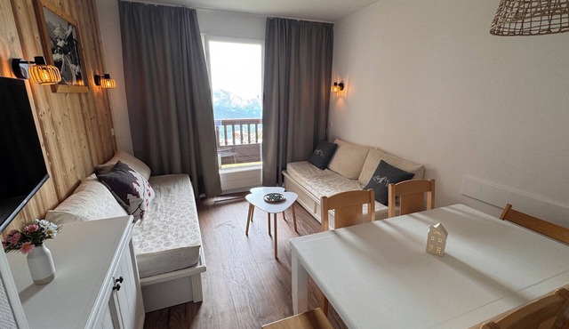 T3 for 6/7 people with direct access to the slopes, beautiful view, summer swimming pool, shops