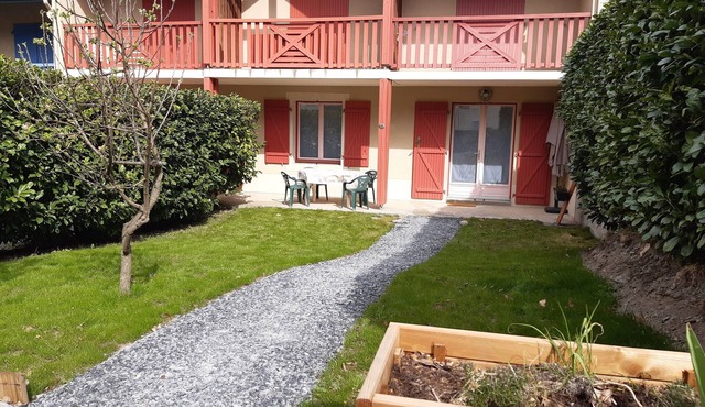 T3 ground floor private garden 2minLUZ