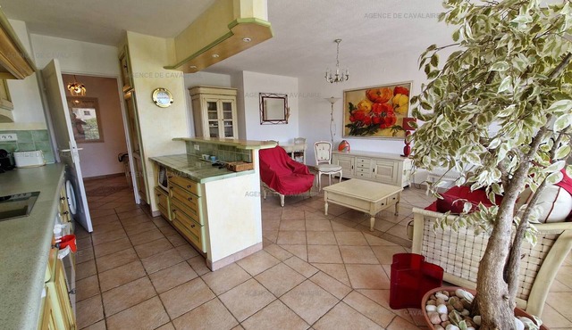 T3 in central Cavalaire with parking, AC, wifi, near beach