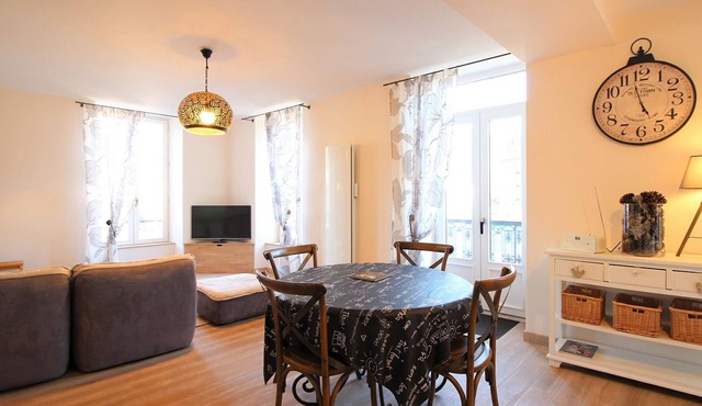T3 in La Bourboule with parking and WiFi - Perfect for 4 guests