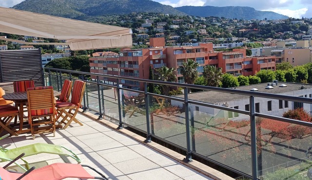 T3 Le Lavandou beach 500m, swimming pool, sea view, 80m² terraces