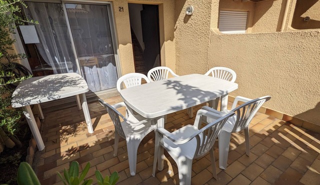 T3 Mezzanine Villa with AC, Close to Beach, Parking and Terrace - Sleeps 6