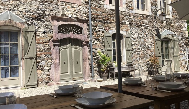 T3 standing in the heart of Luchon (54m2 for 4 - 6 people)