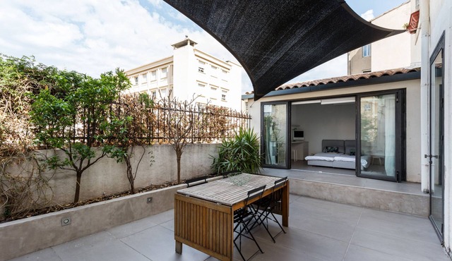 T3 with terrace and air conditioning, near train station