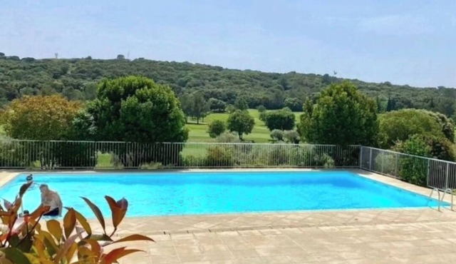 T4 100 m2 vue sur le Golf Avec Terrasse ET Piscine