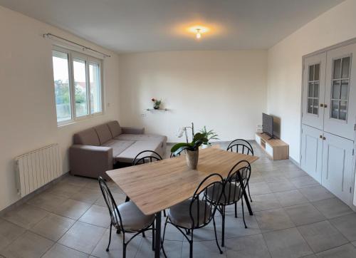 T4 3 chambres canapé convertible 8 places