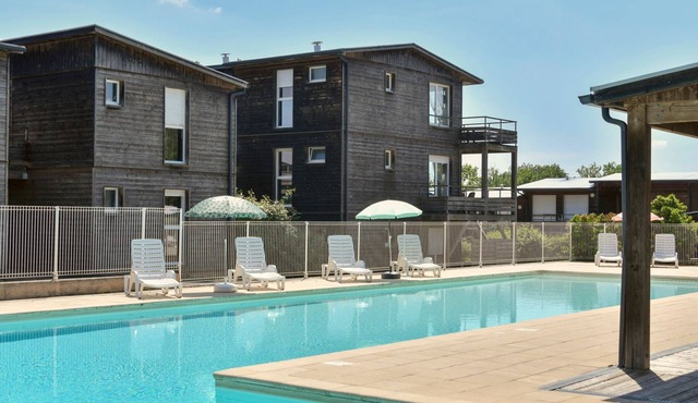 T4 duplex avec terrasse privée | Piscine sur place