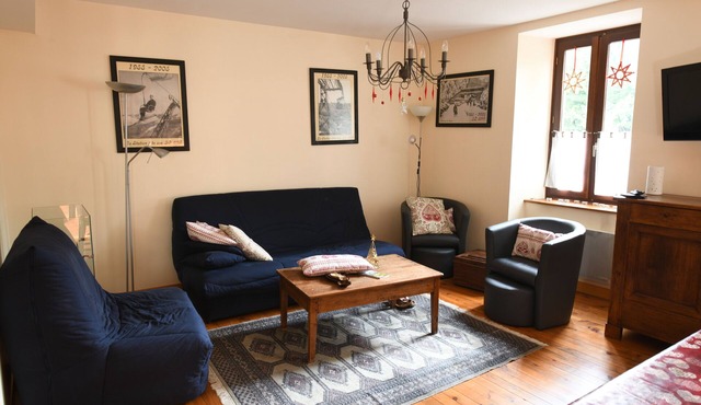 T4 in 6-person house, near town center, thermal baths and ski lift.