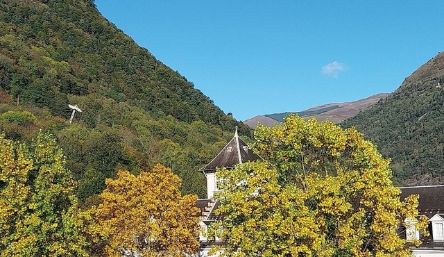 T4 Prestige (sleeps 9) facing the spa, 2 min from the ski lifts