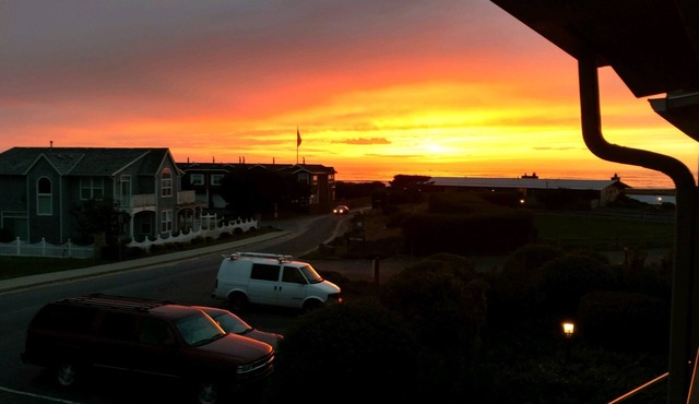 T444 2 Bedroom 2nd Floor Pet Friendly, stairs to unit, No cleaning fee