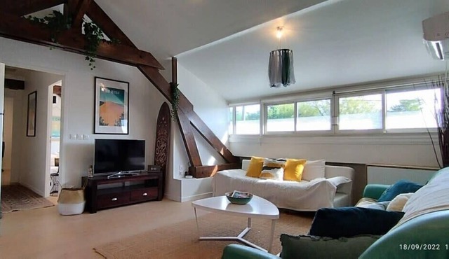 T5 3*** jacuzzi, 15mn tram C Bx, la campagne en centre ville