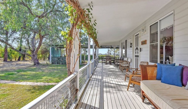 Tabitha Hill Estate (pet friendly) close to wineries and nature