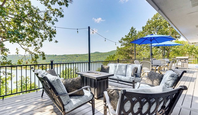Table Rock Lake Hideaway w/Deck: Bring Your Boat!
