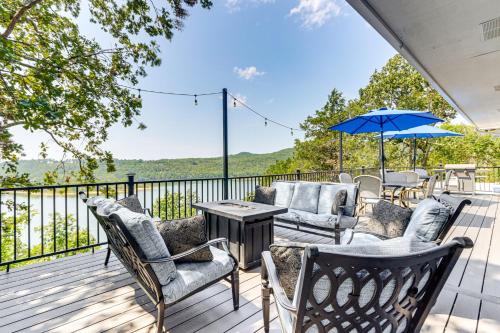 Table Rock Lake Hideaway w/Deck: Bring Your Boat!
