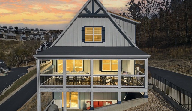Table Rock Lake views, Indoor & Outdoor Cmty Pools