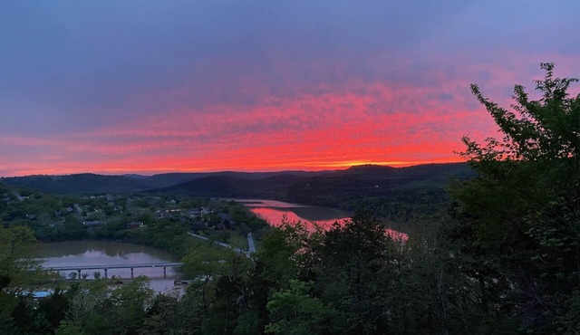 Table Rock Lakeview Home Retreat: Stunning Sunsets, Close to Eureka Springs