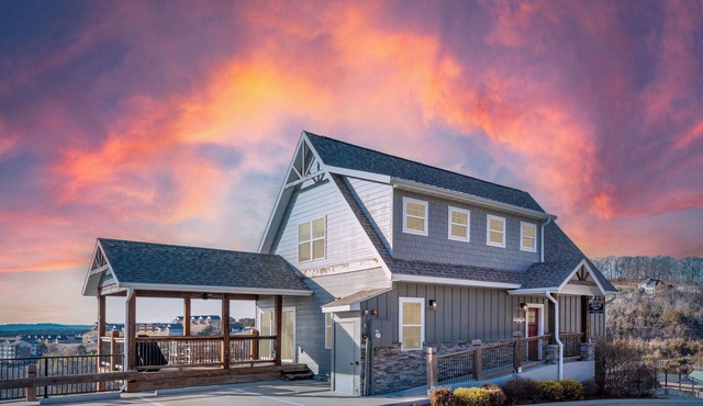 Table Rock views, Indoor pool, private hot tub