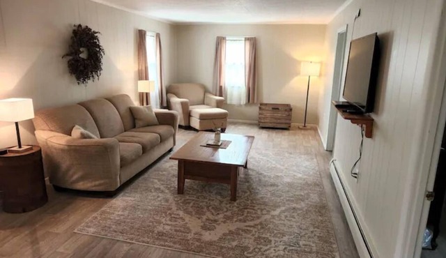 Tackett's Cottage by Lake and State Park