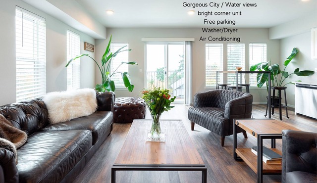 Tacoma Dome condo w Mountn & Bay views + + PRK!