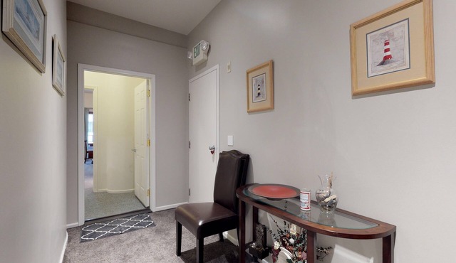 Tacoma's Theater District Charming Studio with Deck! Third floor condo.