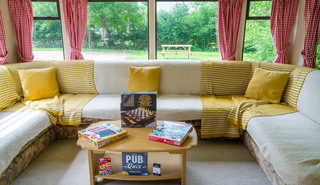 Tadpole Retreat x2 bedrooms, Kitchen, Bathroom & Lounge & Wifi