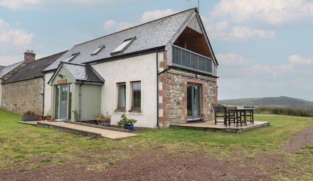 TAFFS BARN, family friendly, with a garden in Rosemarkie