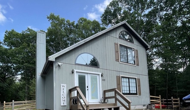 Tafton Vacation Chalet with access to Lake Wallenpaupack