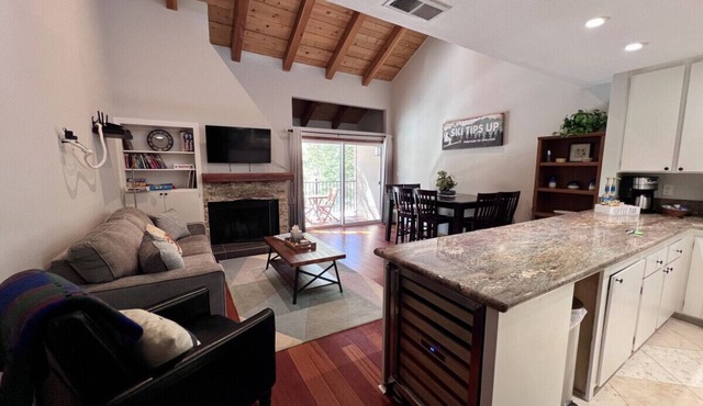 Tahoe Alpine Escape: 2BR/2BA, Sleeps 7, Kids & Pets Welcome