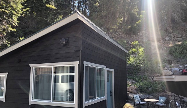 Tahoe Cottage- near river/lake/ski resorts