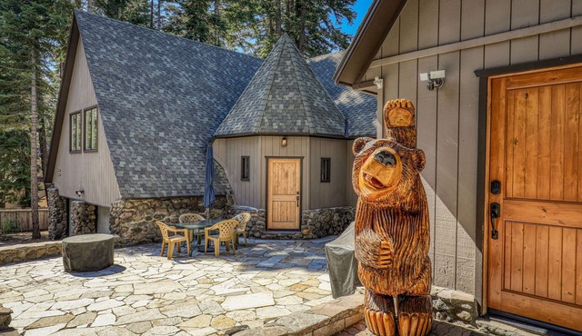 Tahoe Dreamer by Tahoe Getaways - Pet Friendly 4 BR Game Room + Walk to Lake!