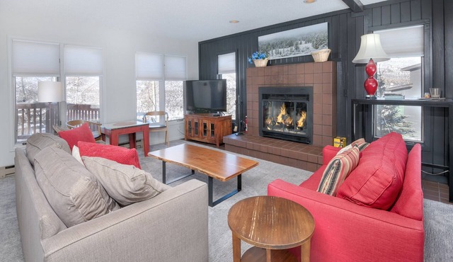 Tahoe Drive | 4BD Mountain Retreat with Private Hot Tub
