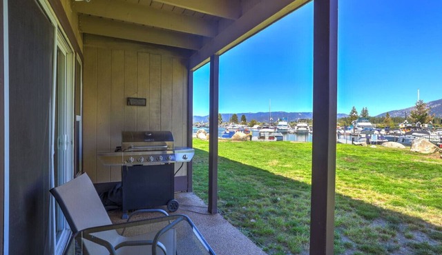 Tahoe Keys Townie - HOA Beach, Pool & More!