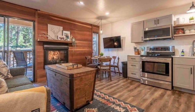 Tahoe Kings Beach Studio Pool, Hot Tub & Sauna SUP