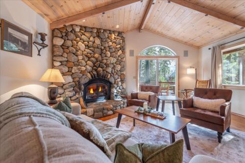 Tahoe Pines Beach Retreat