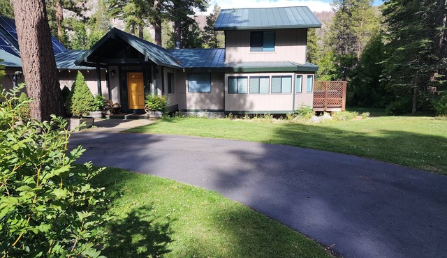 Tahoe River House with Hot Tub on private two riverfront acres
