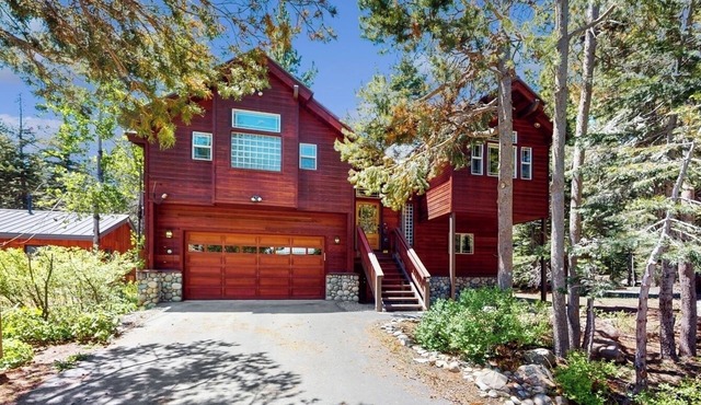 Tahoma Gem: Family fun! Walk to Lake, Steam Shower, Jacuzzi
