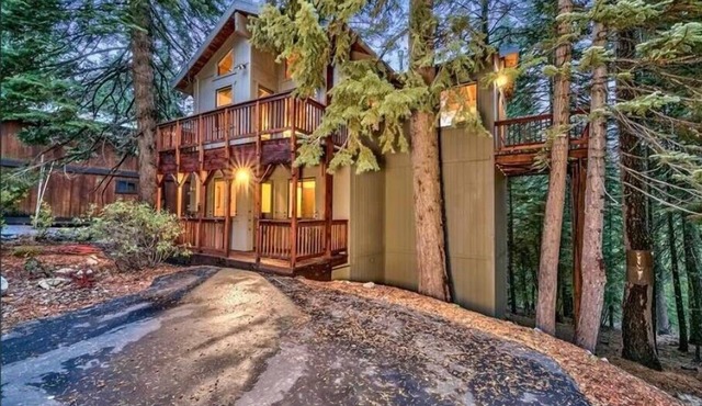 Tahoma Treehouse in Tahoma